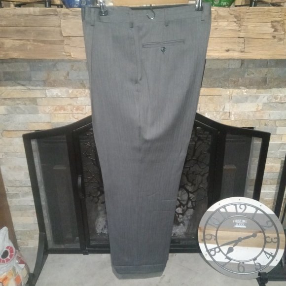 Jos. A. Banks Grey Herringbone 100% Wool Suit 44R Jacket & 35x30 pants - Picture 6 of 7